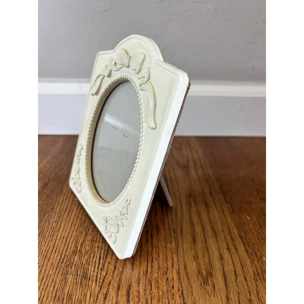 Vintage Ivory Ornate Oval Picture Frame, Raised Bow & Floral Details
